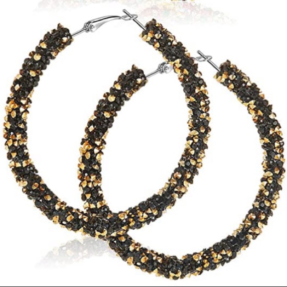 Lia  (All Earrings 5/$30)